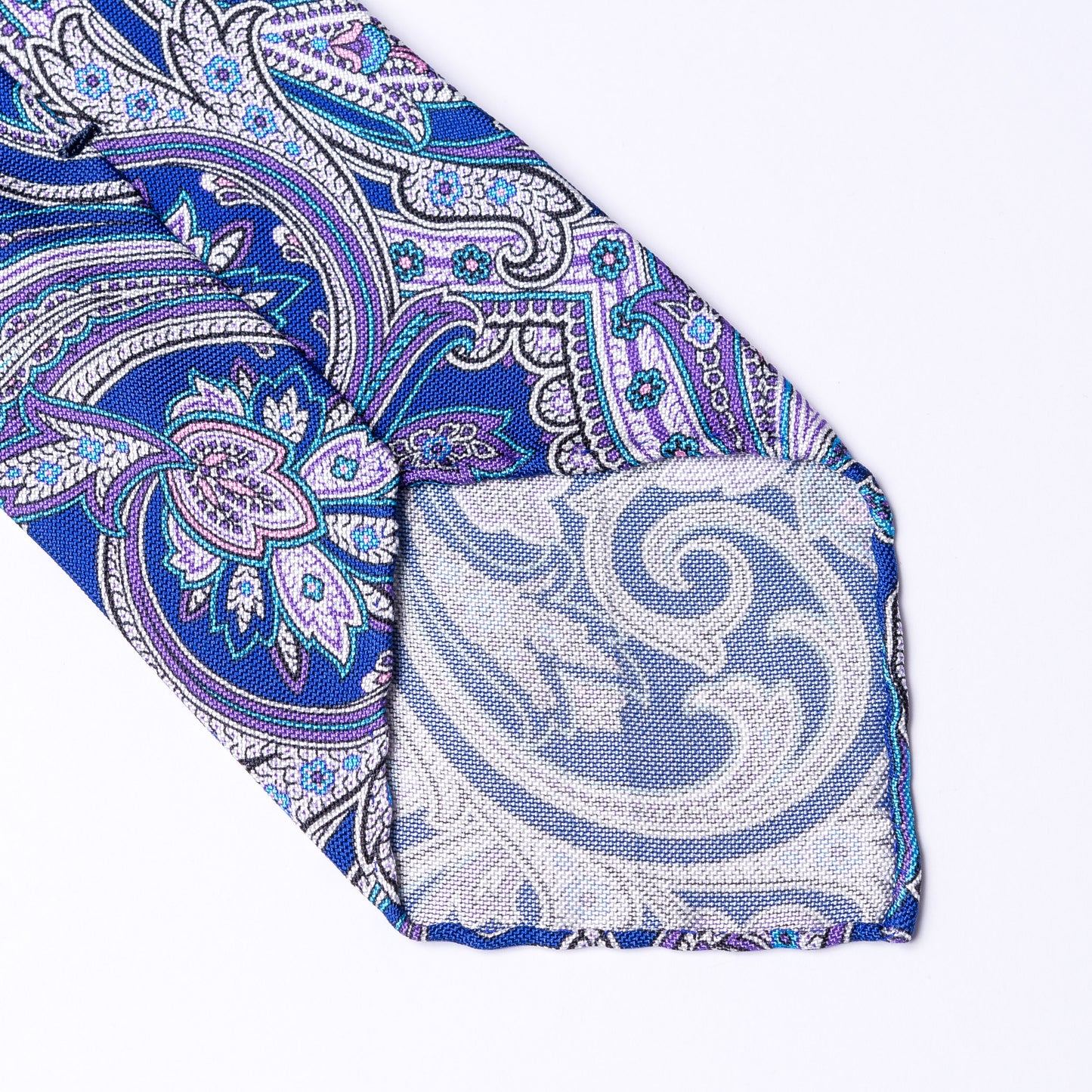 Pure silk tie with paisley pattern